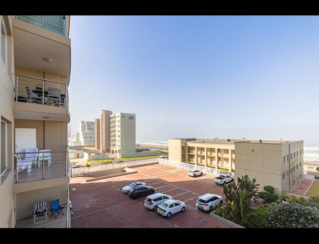 3 BEDROOM APARTMENT TO LET IN BEACHFRONT